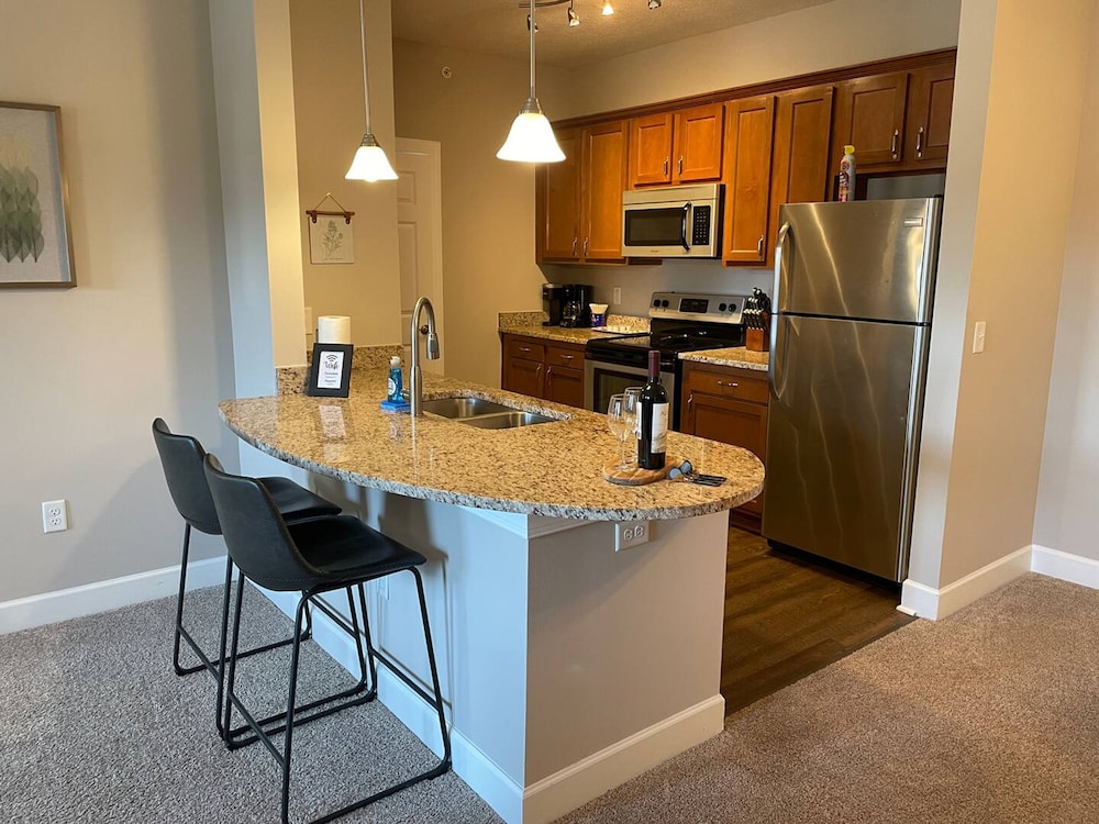 2BR Water Views W D Walkable Pool Gym