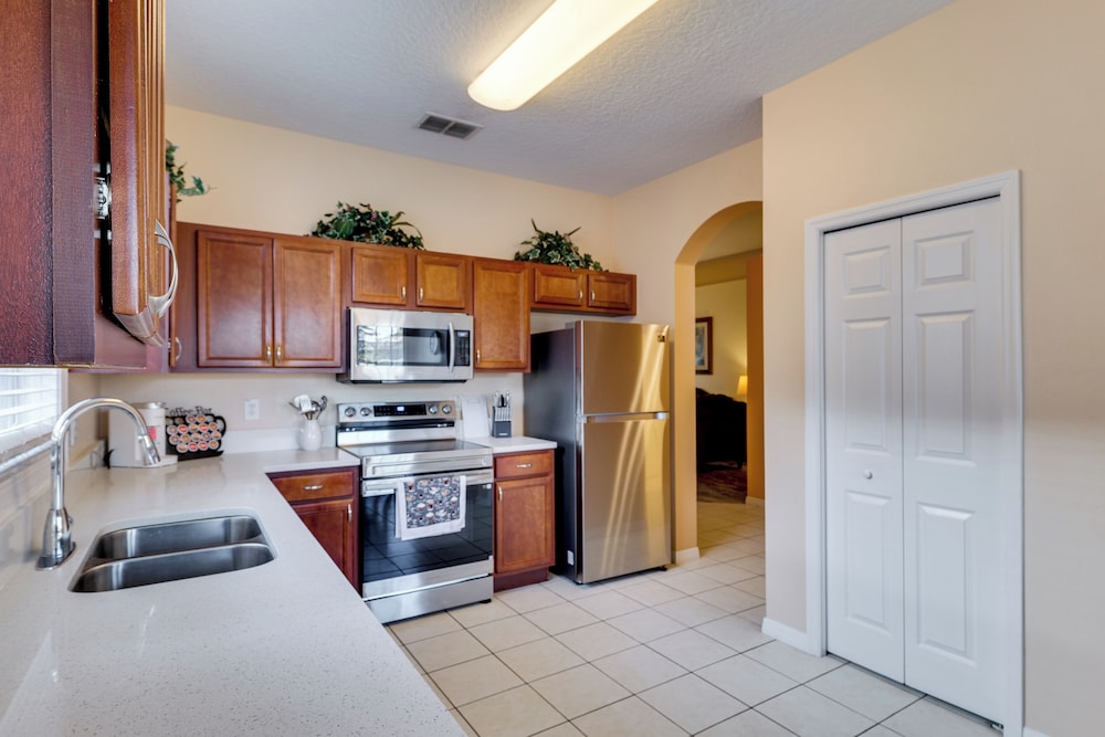 Lake Access & Lanai: Haines City Family Home!