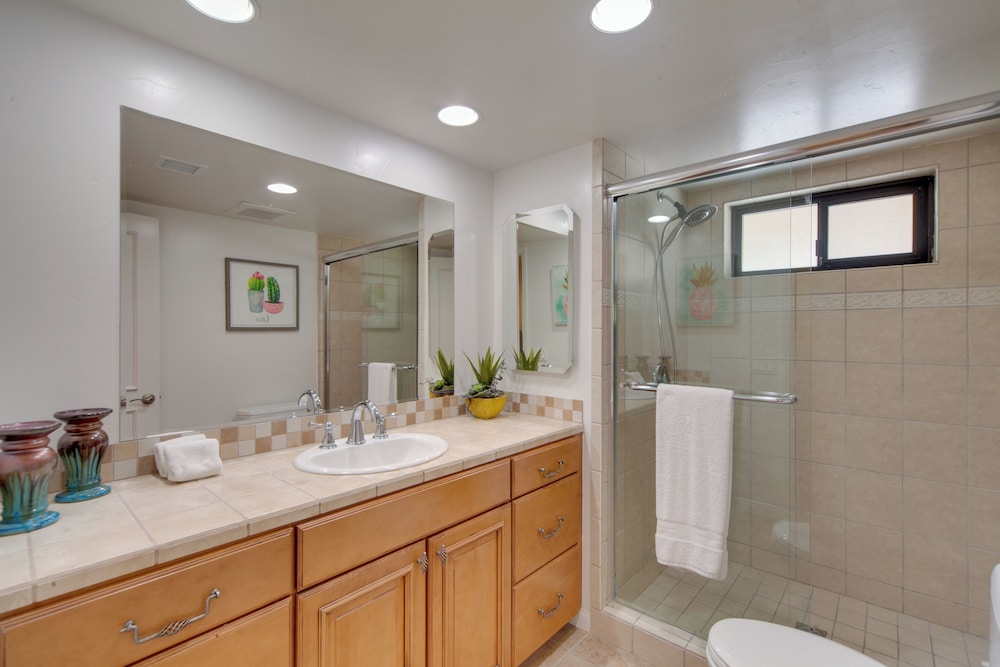 Pet-friendly Stay w/ Patio in Palm Desert Resort!