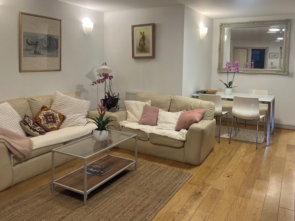 Charming 2bedroom flat in Shepherds Bush