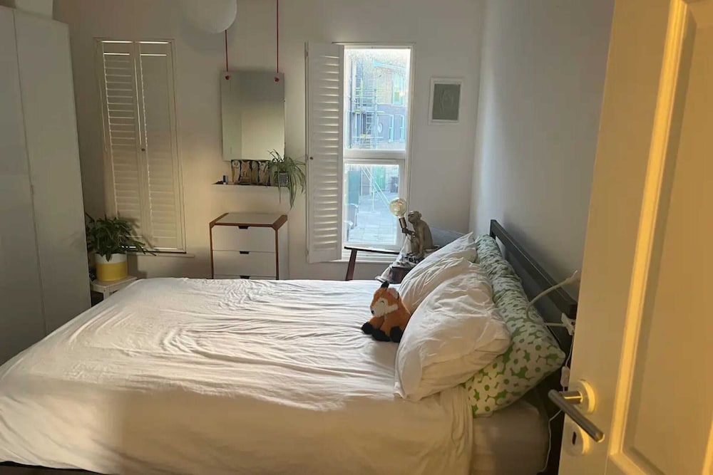 Tranquil 1 Bedroom Apartment With River View