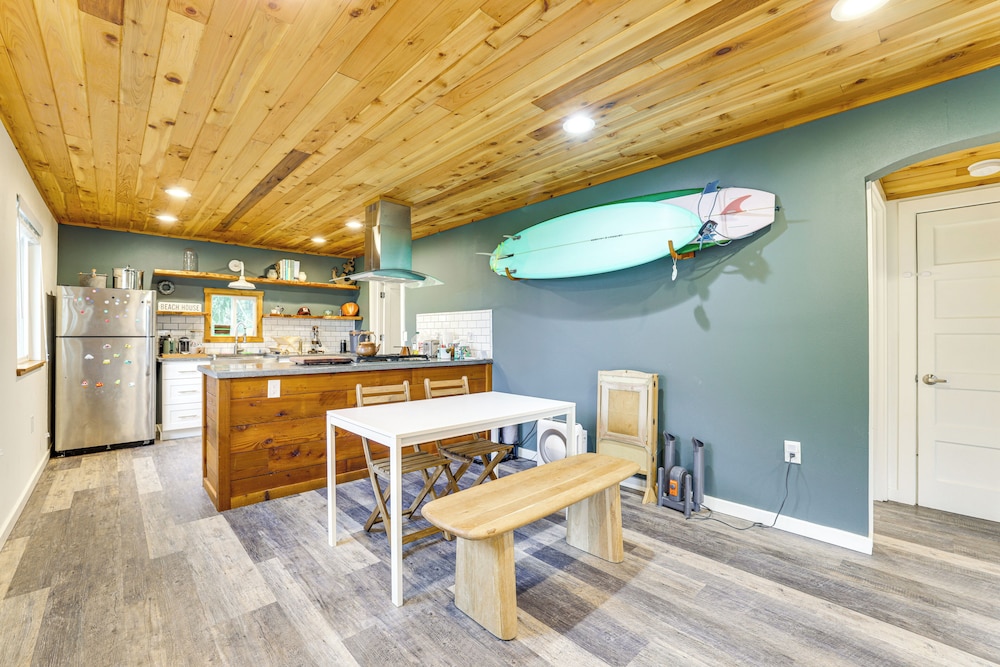 Walk to Beach: Creek-front Sekiu Home w/ Fire Pit!