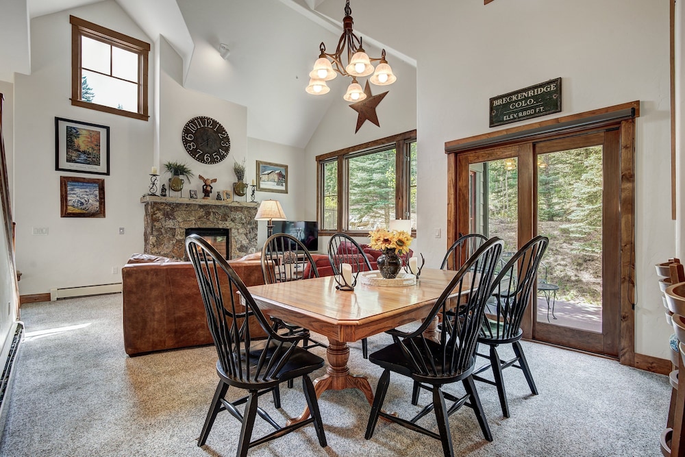Private Townhome Close To Ski Back And Hot Tub 3 Bedroom Townhouse