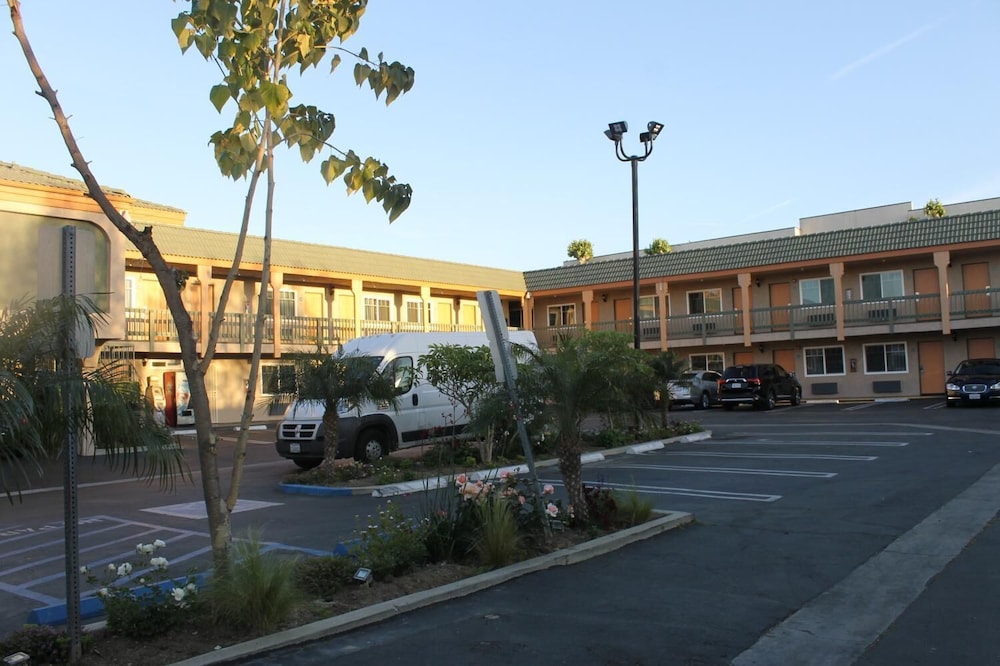 El Rancho Inn Hawthorne
