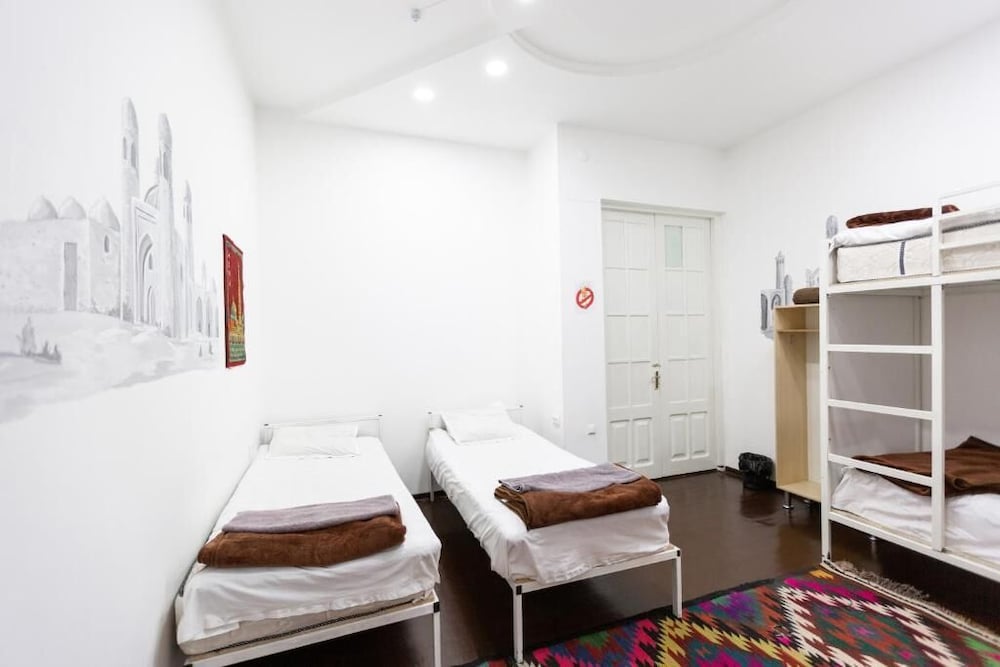 Light Hostel