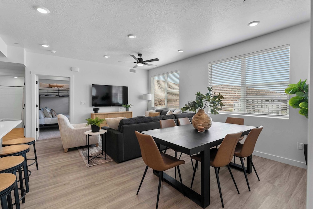 Terra Vista Stay for 8