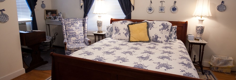 Inn On Poplar Hill