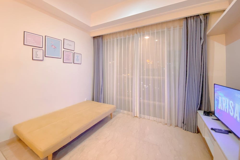 Wonderful And Homey 2Br Apartment At Menteng Park