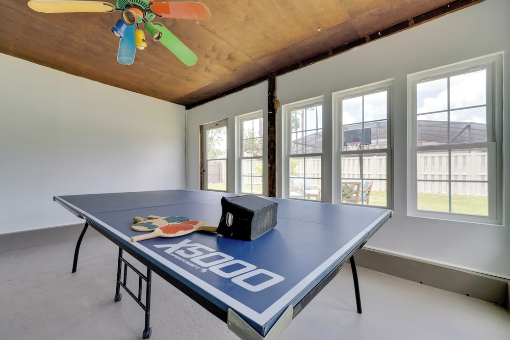 Fenced Yard & Game Room: Family Home in Kissimmee!