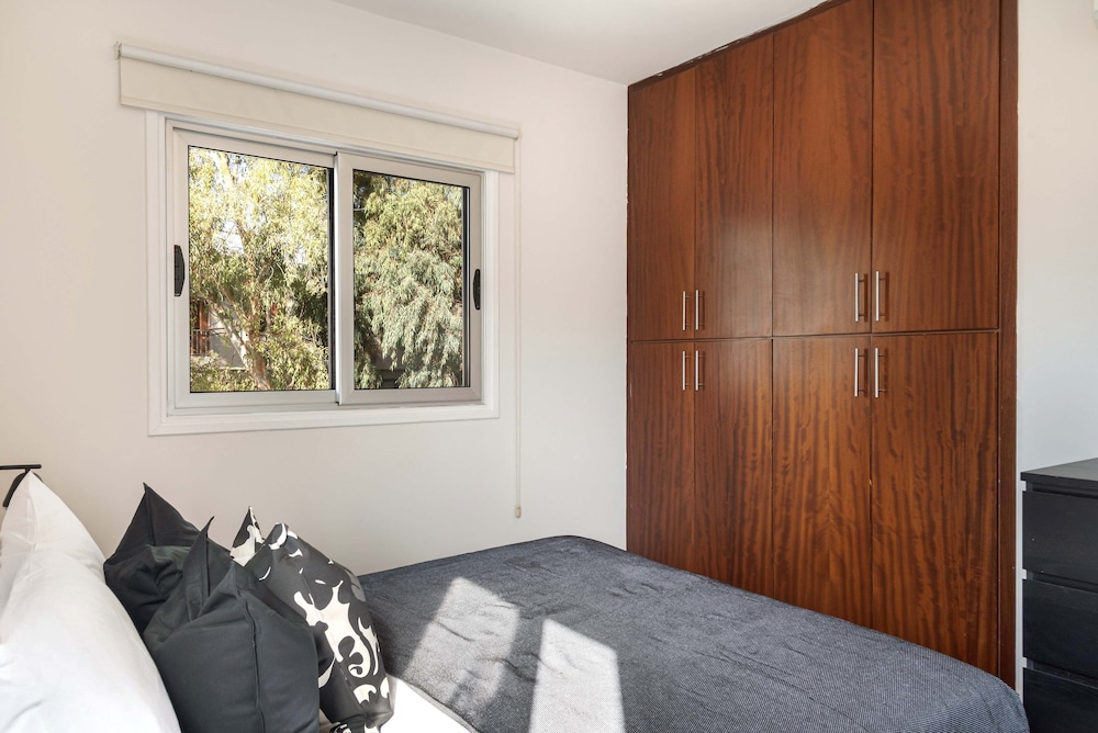 Phaedrus Living Evergreen City Flat