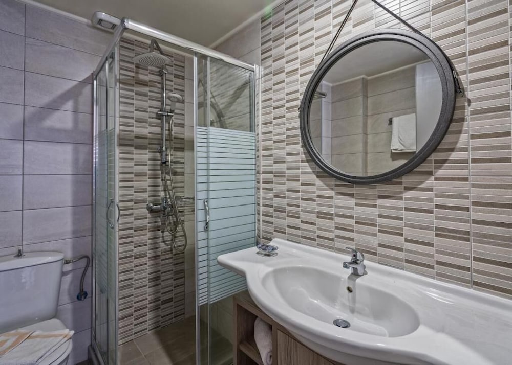 Icarus Suite Apartments