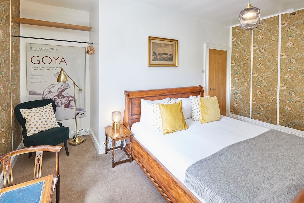 Host Stay Elliott Terrace