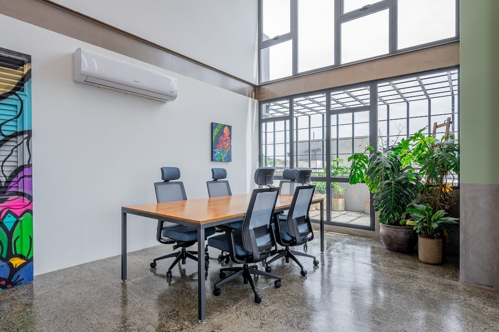 w Majestic 1BR w Fantastic Deco in Casco View