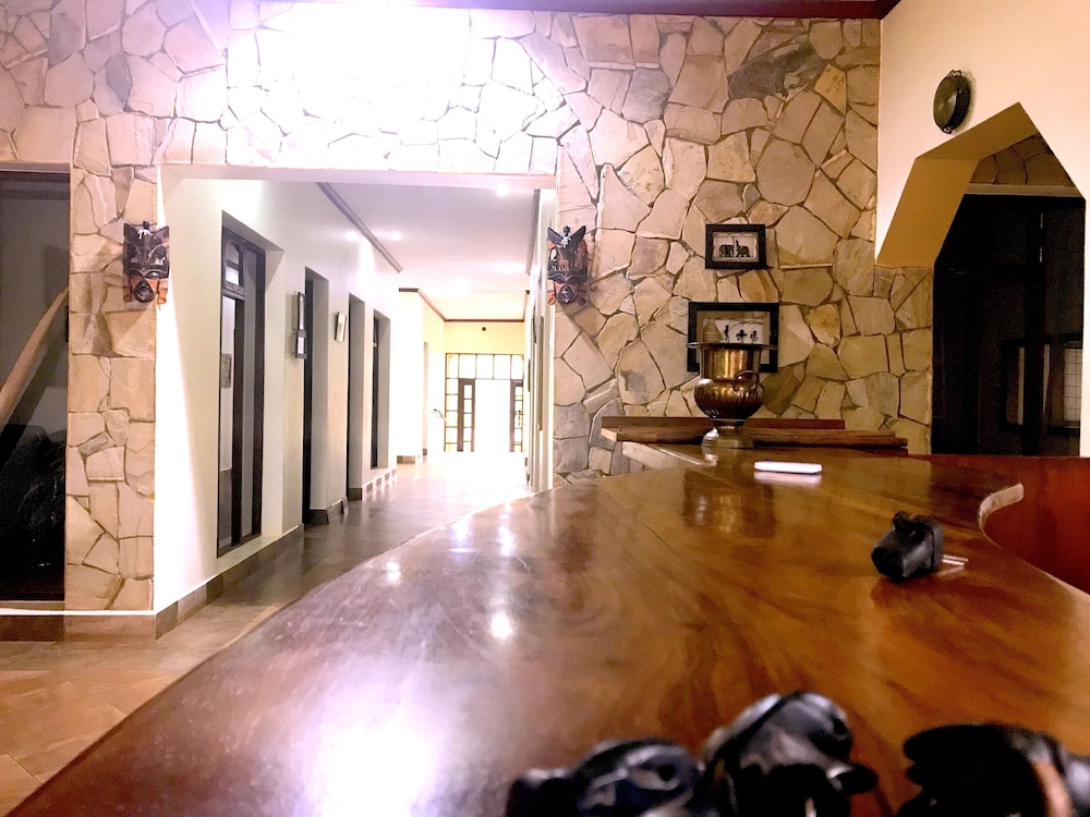 Enyati Lodge view 4