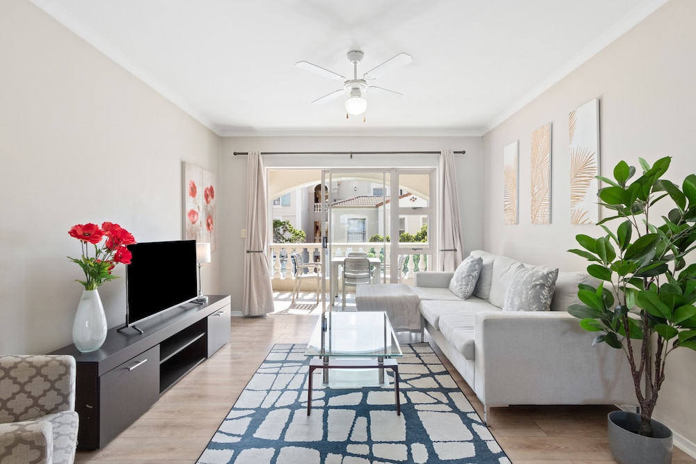 Bougain Villa CB206