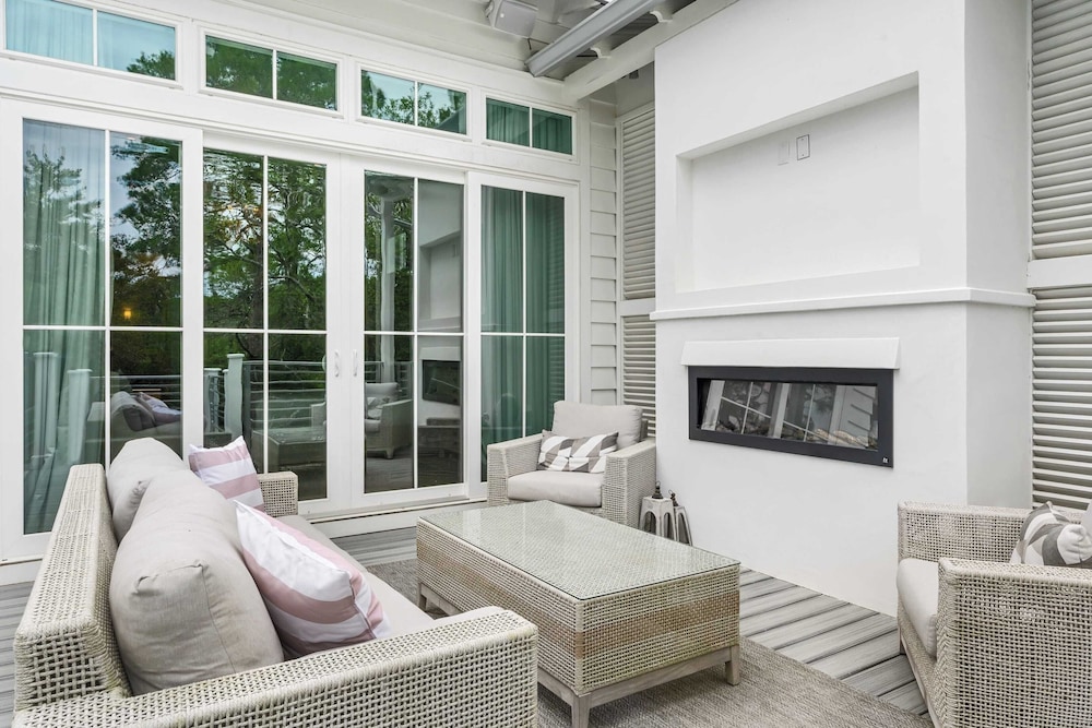 30A Beach Bliss by Avantstay Golf Cart + Luxury Private Pool