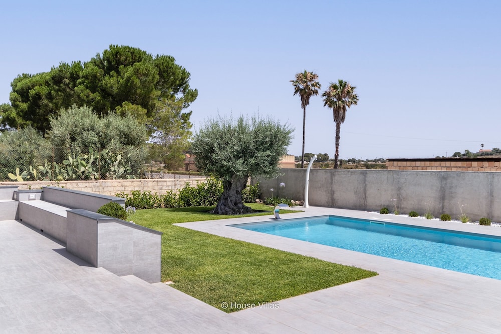 Flaben Luxury Villa in Diano Marina