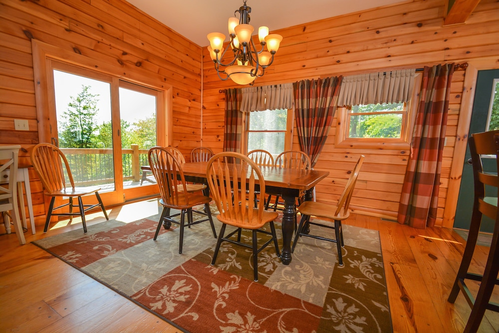 Cozy Bear Chalet view 3