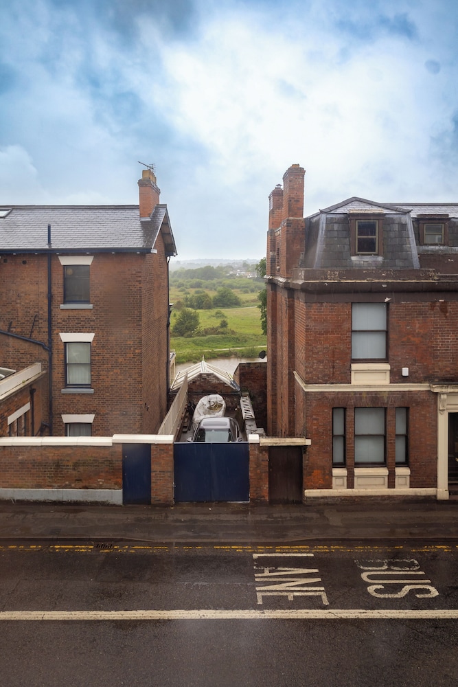 Boughton House Apartments by Guestz