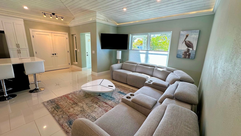 Lagoon Getaway in Fort Myers Beach