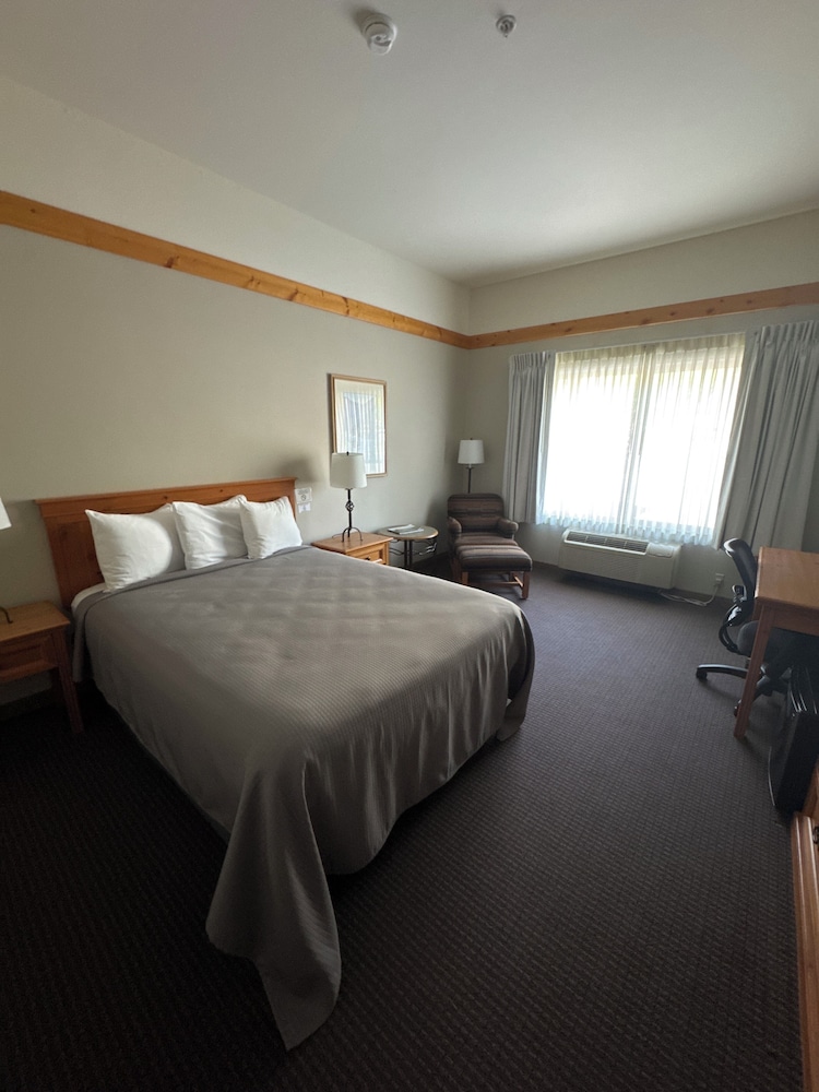 Salmon Rapids Lodge