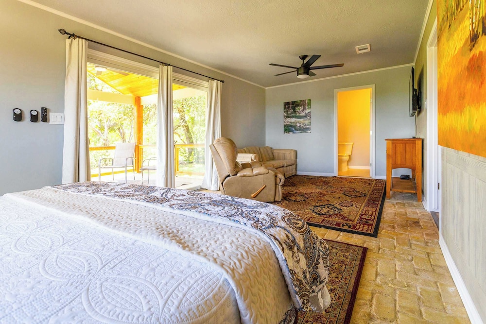 Valley View Retreat for 10