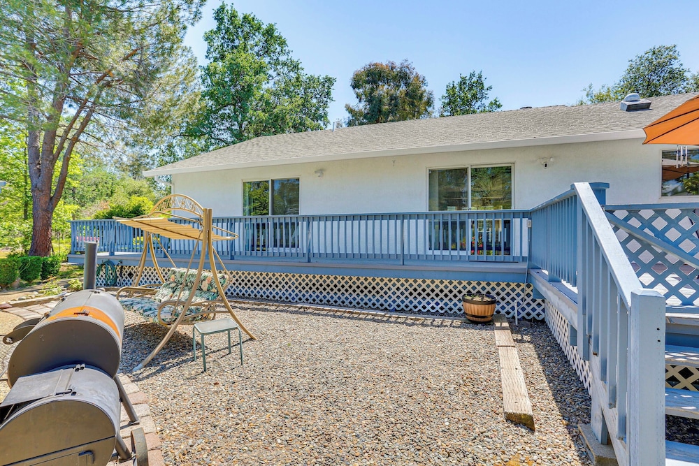 10 Mi to Redding: Serene Escape w/ Spacious Yard!