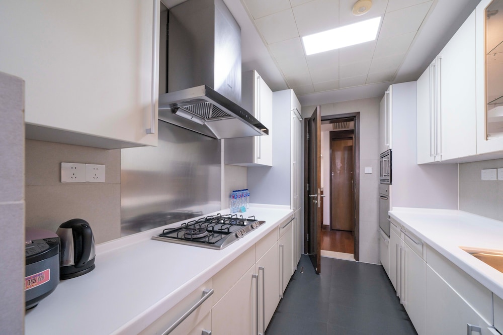 Tyms Premium 3BR 2BA Apt Walk to Metro