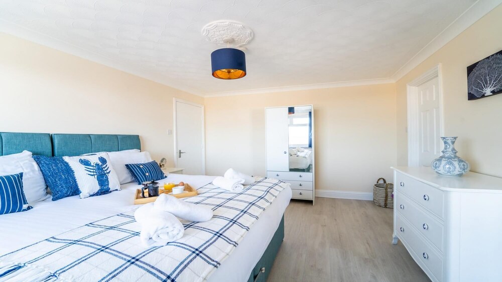 Stunning Sea View Penthouse 2 Bedroom 2 Bathroom