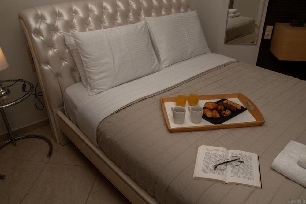 Gaia Signature With Private Pool