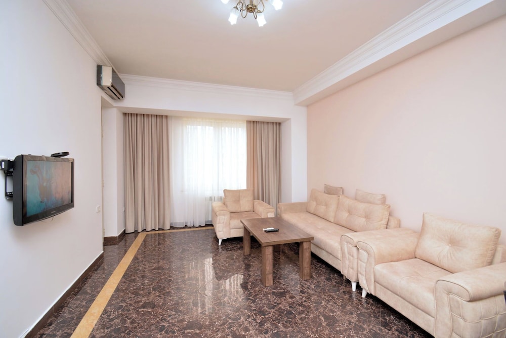 Apartments by Luxe Group BU944