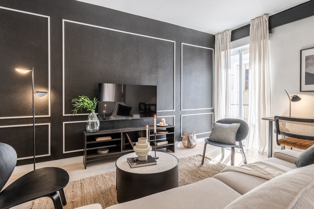 Alonso - 3 Bedrooms With Terrace in Rios Rosas