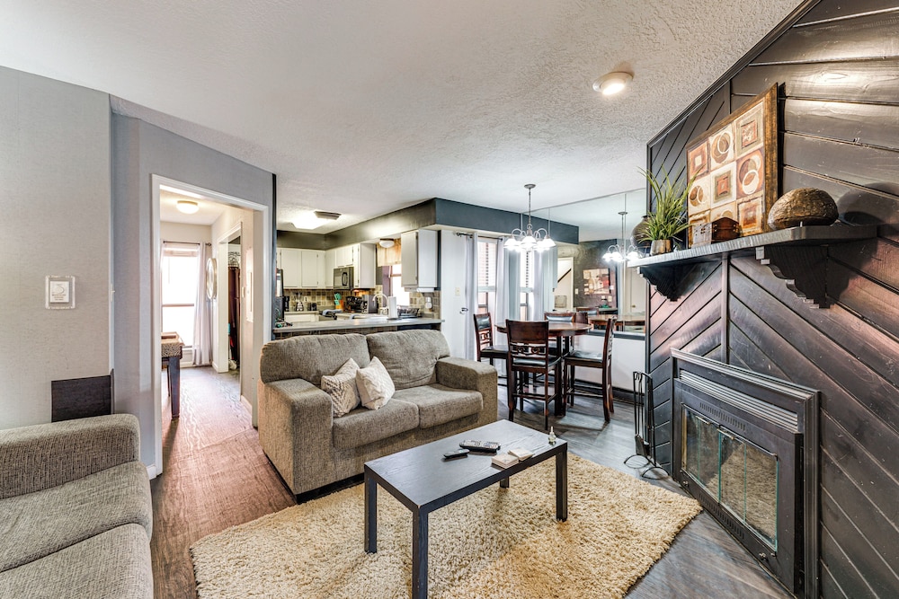 2 Blocks to Angel Fire Resort: Family Condo