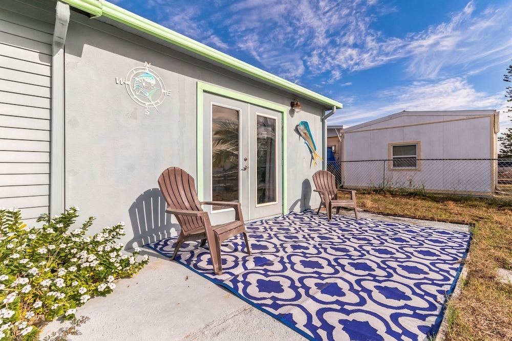 Flamingo Bay Cottage 3 Bedroom Cottage by RedAwning view 3