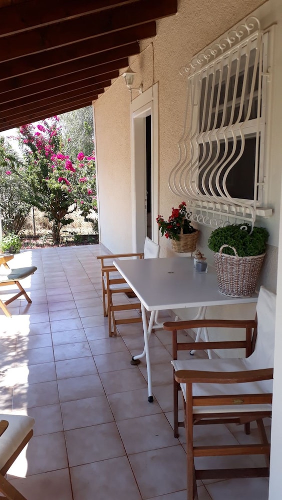 Agrilis Cottage Near the Beach