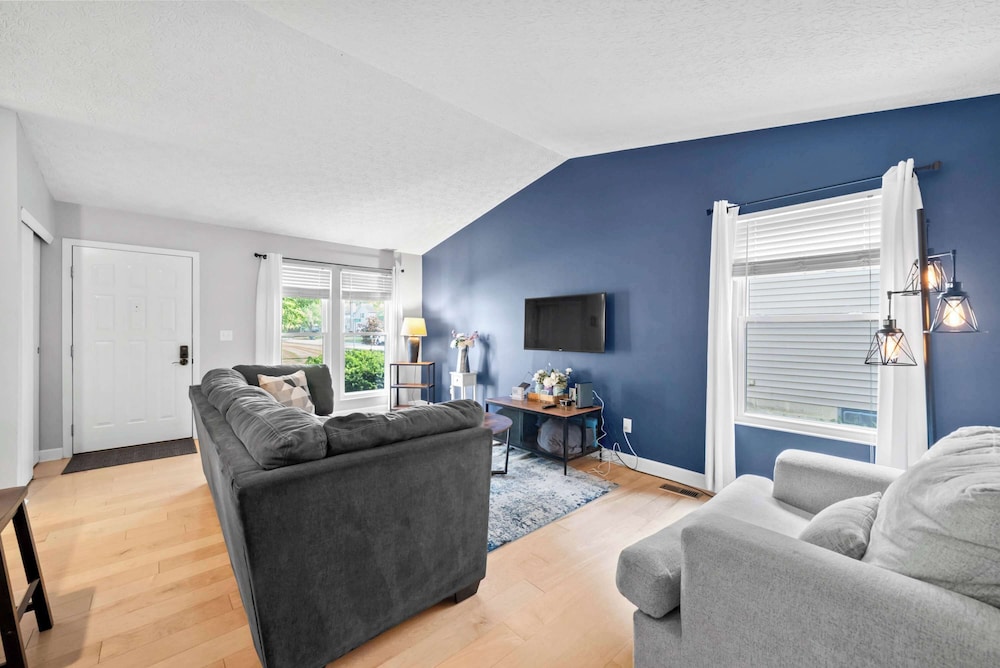 The Suburban Nest - For 6! - Image 1