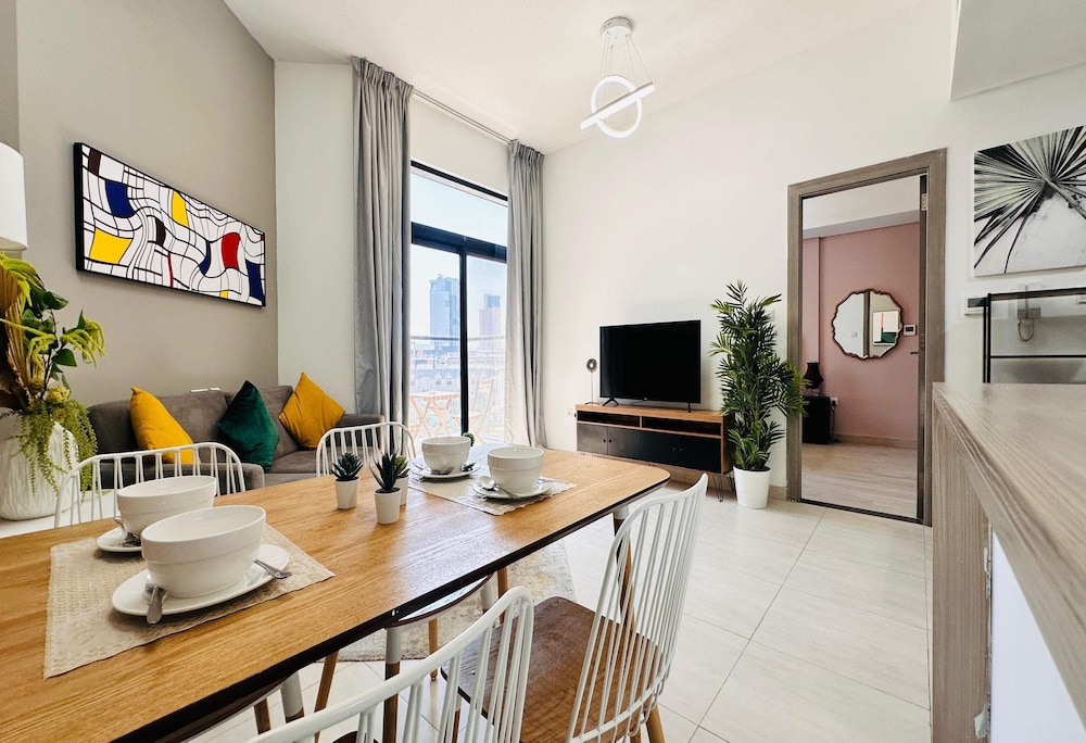 OYO HOME 1366 Standard One Bedroom Jvc