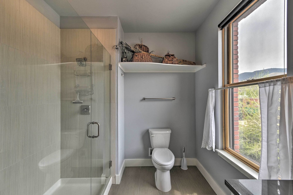 0660: Dtwn Salida Condo w/ Balcony view 4