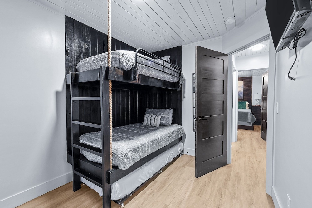 Creekside Retreat 3 Bedroom Cabin