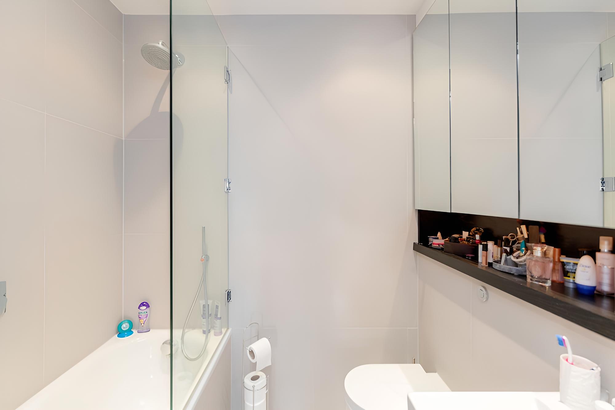 Olympia 2 Bed Duplex by BaseToGo