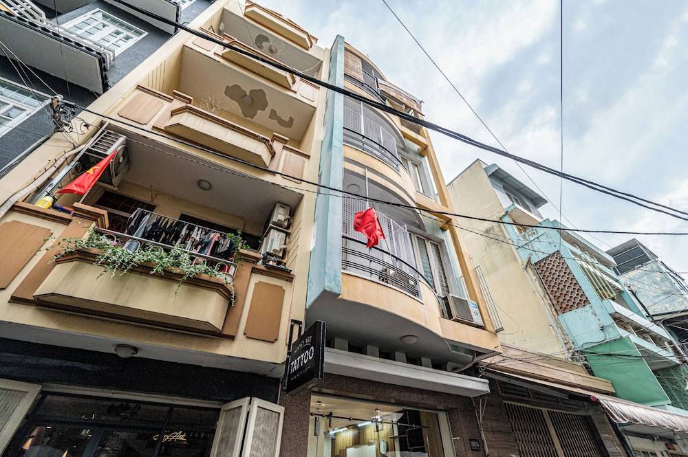 Saigon Central Group Stay