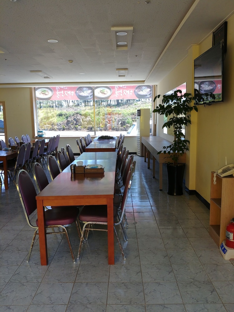 Geomunoreum Hostel