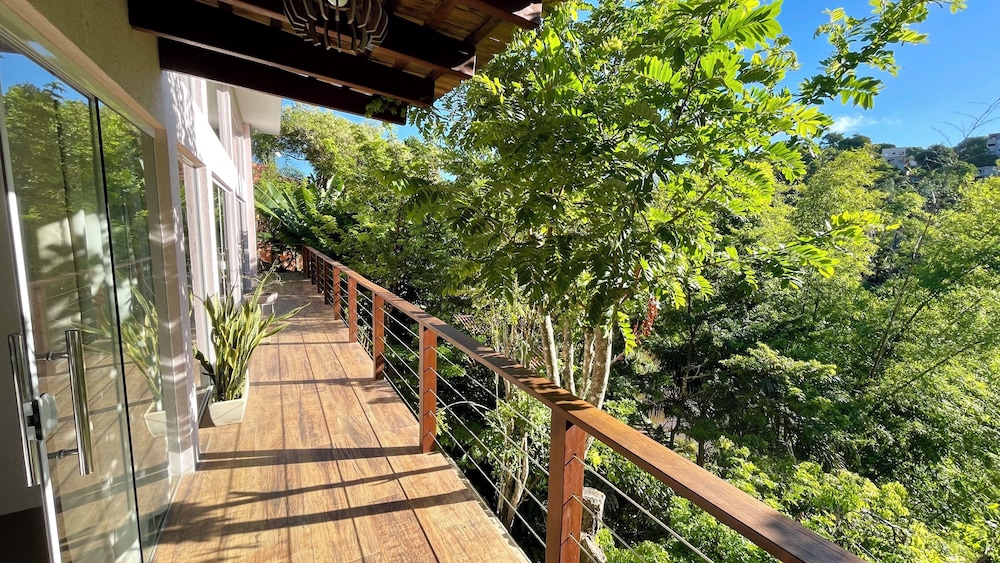 Casa c/ Piscina Privativa, 3 Suítes Sala integrada
