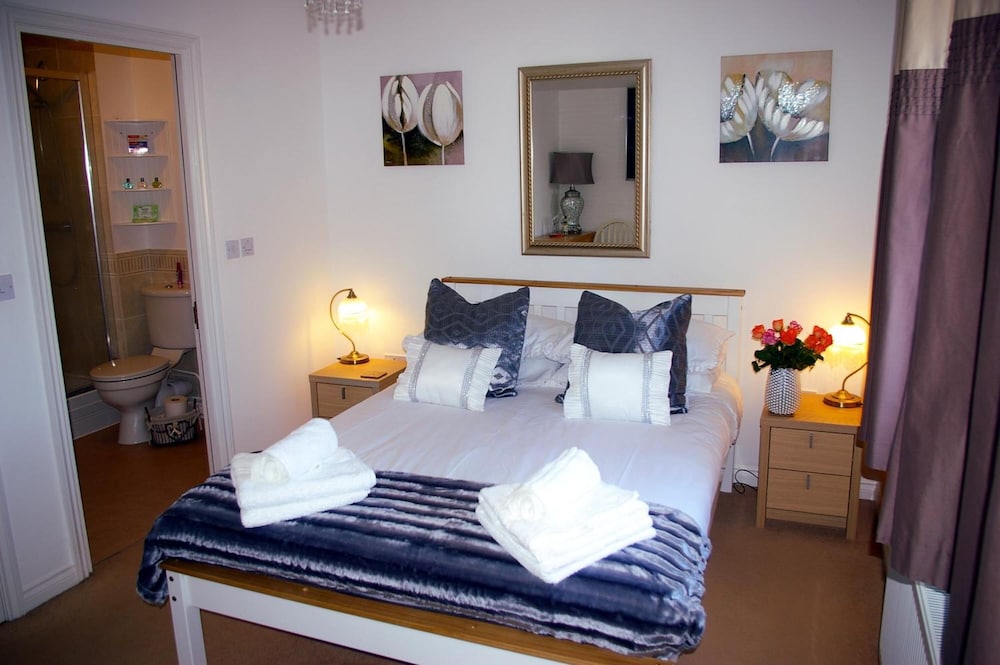 Ladysmith House - Full House