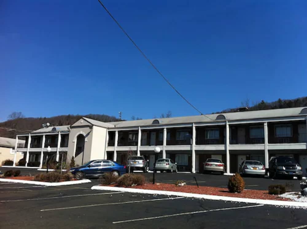 New Haven Vacations - New Haven Inn - Property Image 4