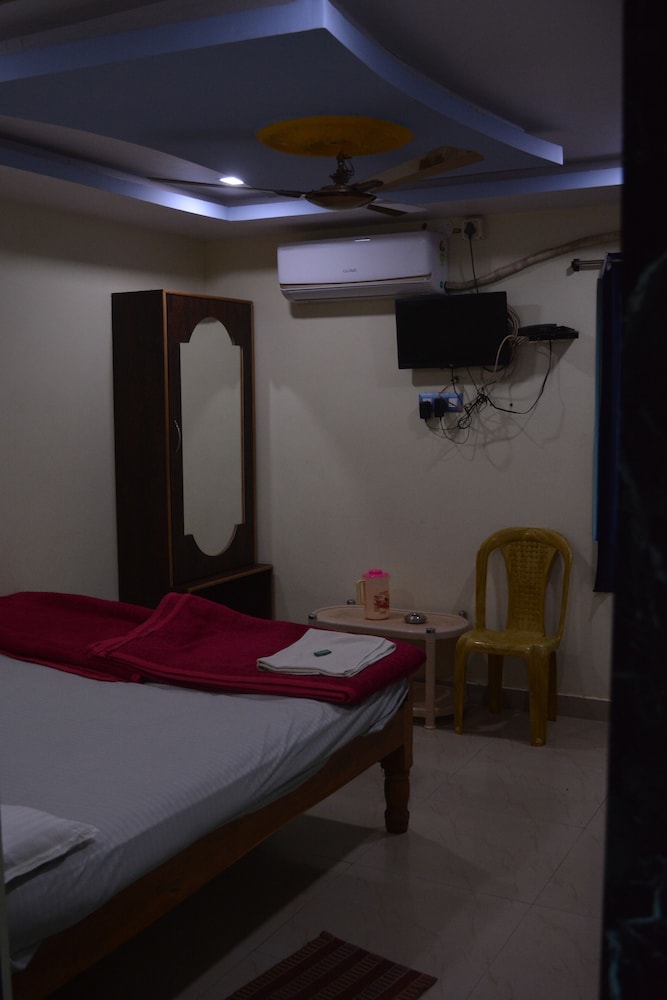 Hotel Mid Town Daringbadi