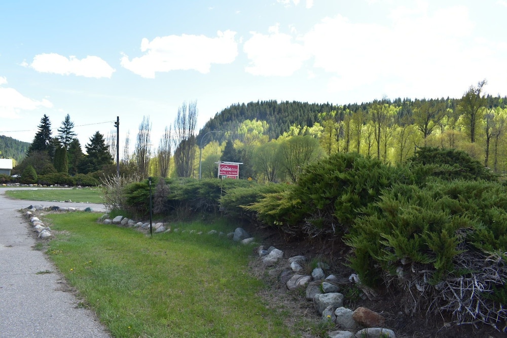 Greenview Motel and RV Park