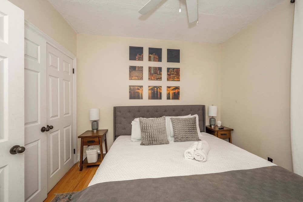 La Dolce Vita Retreat w Hot Tub - Image 3