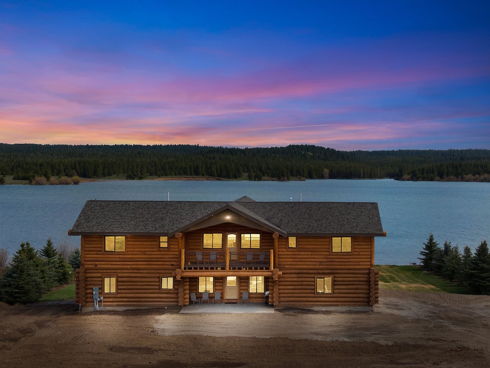 Stone Skipper Lodge