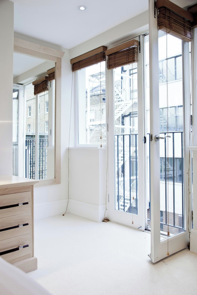 John's Mews by Onefinestay